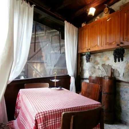 The Gates Apartman Koprivstica