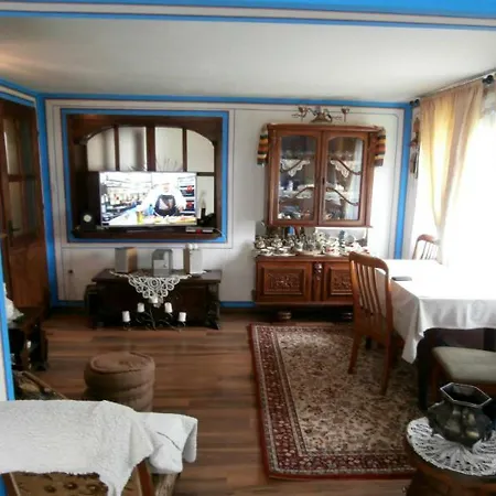 The Gates Apartman *